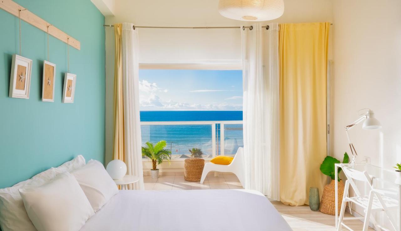 4 Bedroom Apartment On The Beach เทลอาวีฟ ภายนอก รูปภาพ